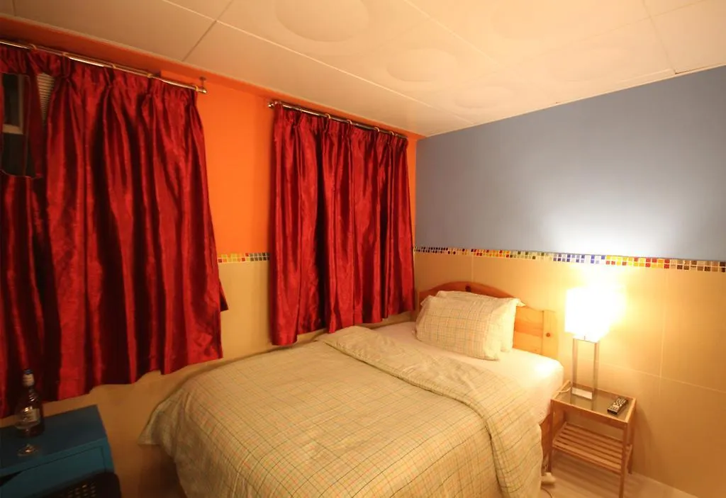 Hong Kong Inn Гостевой дом Гонконг